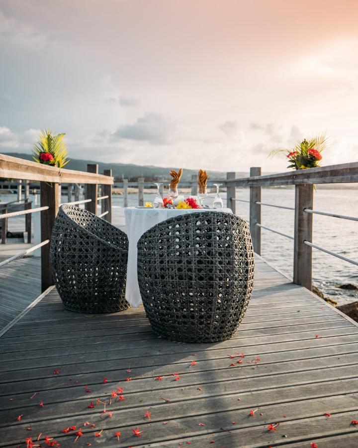 Jewel Paradise Cove Adult Beach Resort & Spa ランアウェイ・ベイ エクステリア 写真