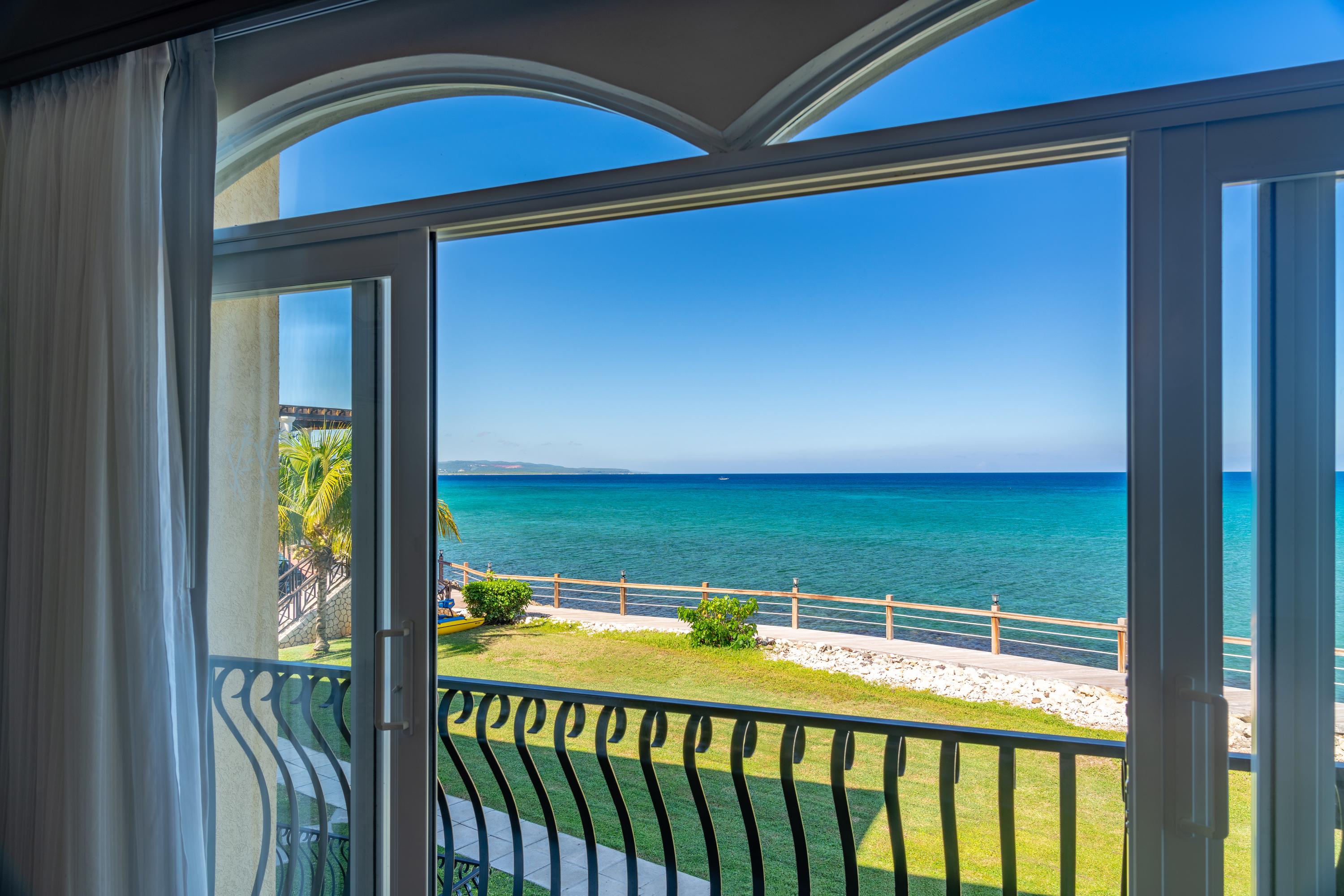 Jewel Paradise Cove Adult Beach Resort & Spa ランアウェイ・ベイ エクステリア 写真
