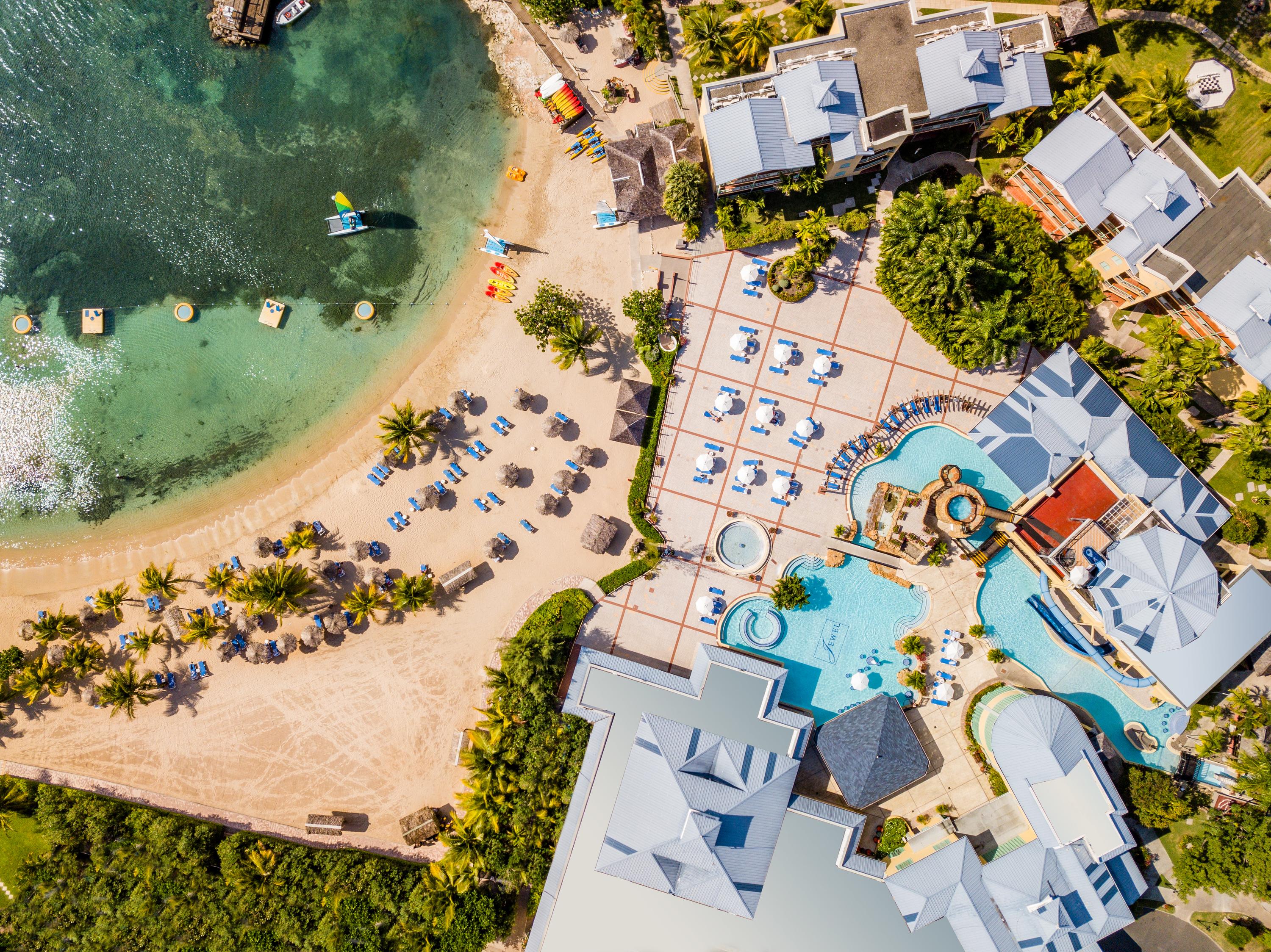 Jewel Paradise Cove Adult Beach Resort & Spa ランアウェイ・ベイ エクステリア 写真