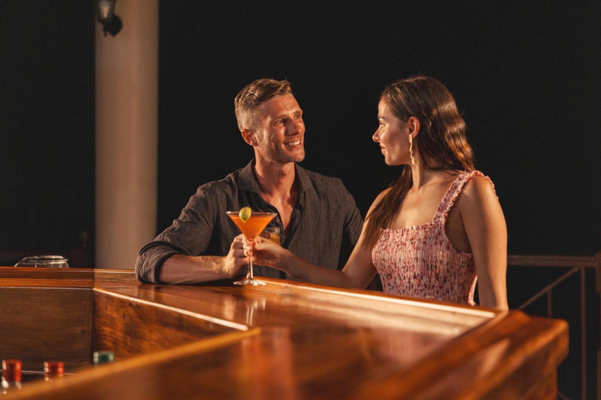 Jewel Paradise Cove Adult Beach Resort & Spa ランアウェイ・ベイ エクステリア 写真
