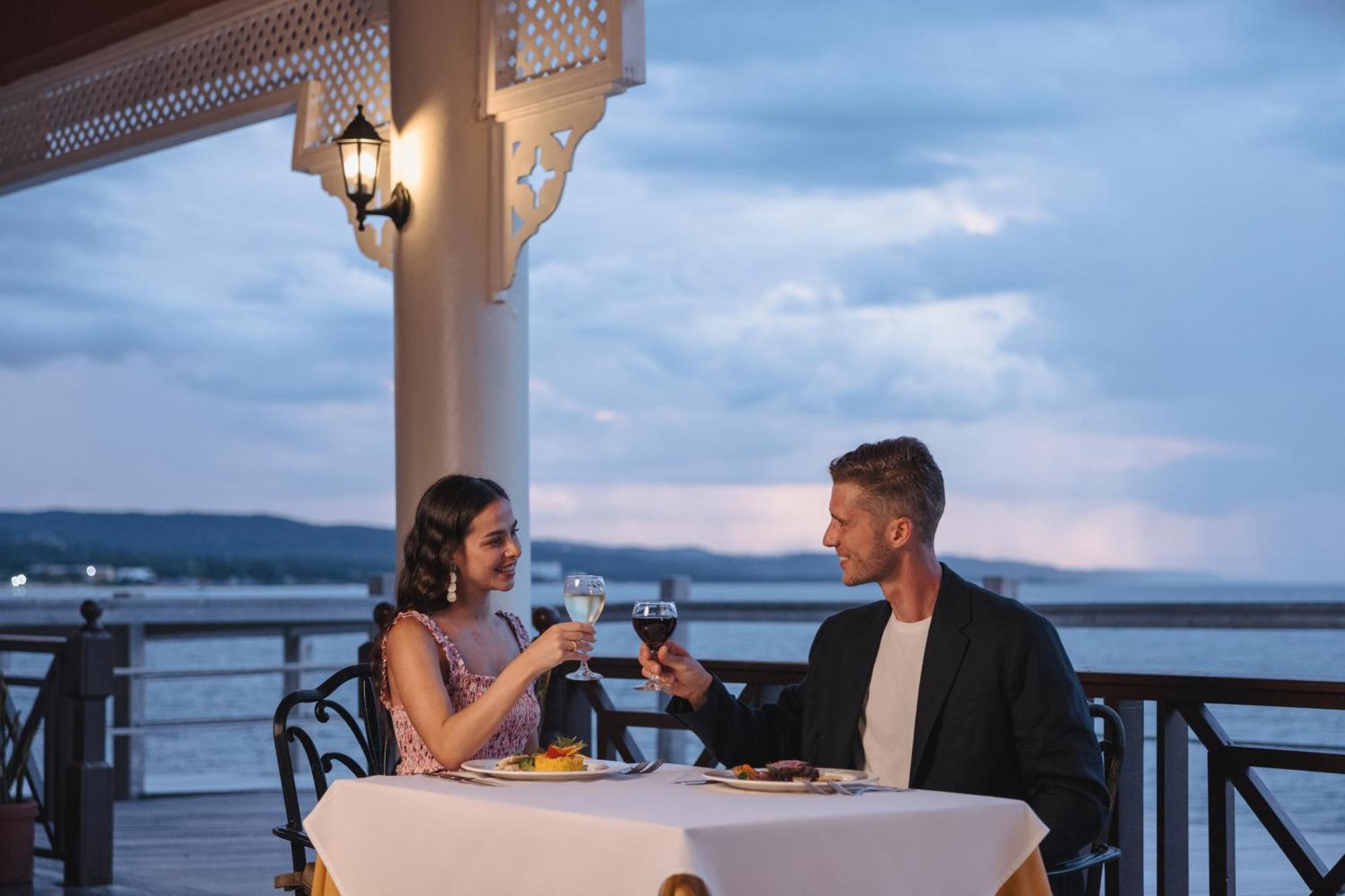 Jewel Paradise Cove Adult Beach Resort & Spa ランアウェイ・ベイ エクステリア 写真