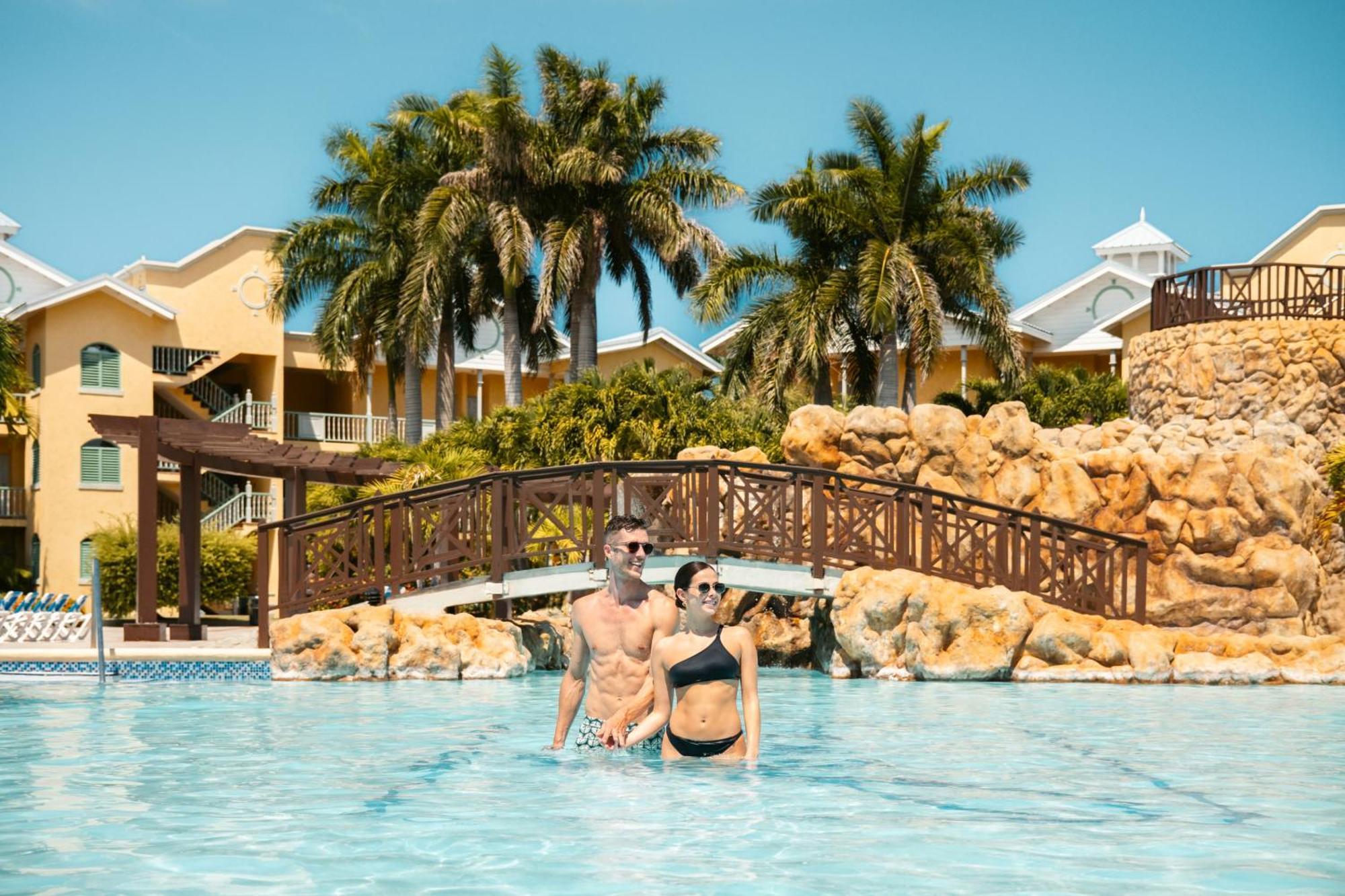 Jewel Paradise Cove Adult Beach Resort & Spa ランアウェイ・ベイ エクステリア 写真