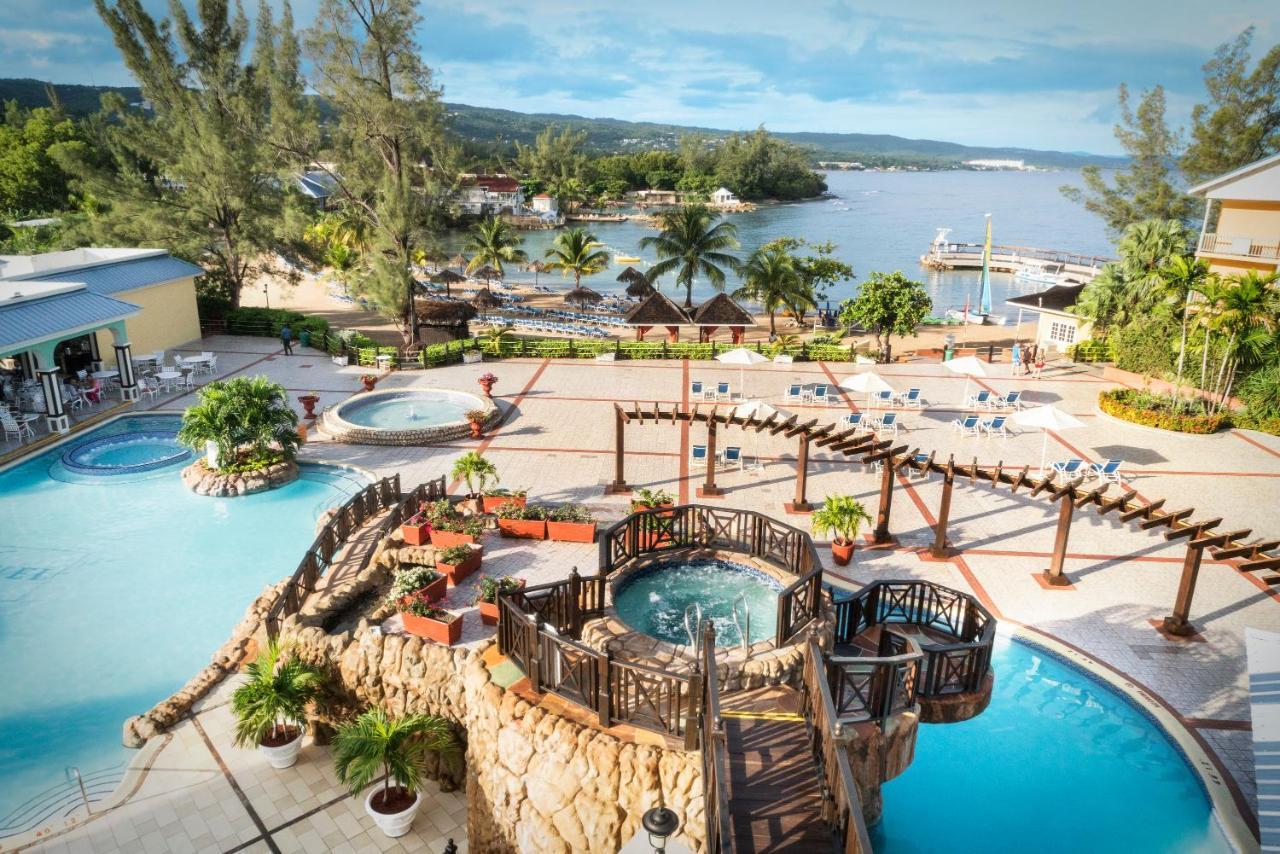 Jewel Paradise Cove Adult Beach Resort & Spa ランアウェイ・ベイ エクステリア 写真