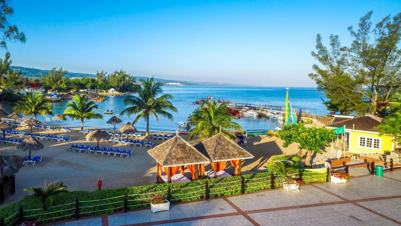 Jewel Paradise Cove Adult Beach Resort & Spa ランアウェイ・ベイ エクステリア 写真