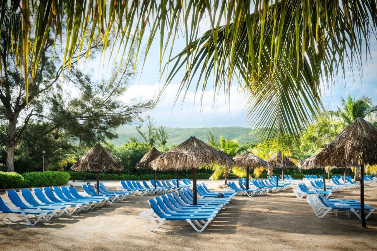 Jewel Paradise Cove Adult Beach Resort & Spa ランアウェイ・ベイ エクステリア 写真