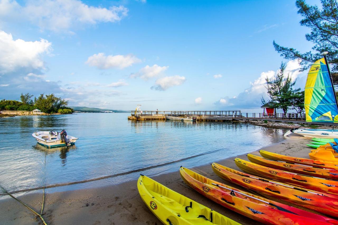 Jewel Paradise Cove Adult Beach Resort & Spa ランアウェイ・ベイ エクステリア 写真